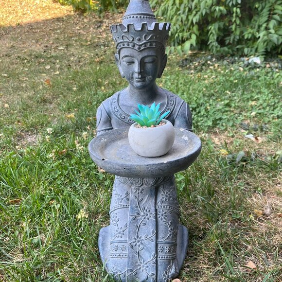 Meditating Buddha Statue. Indoor/Outdoor. - Picture 2 of 9